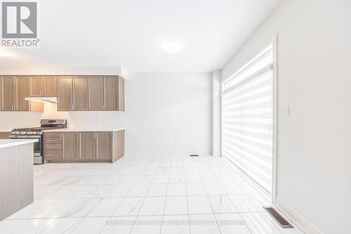 2193 Crystal Drive, Oshawa, ON - Indoor Photo Showing Kitchen