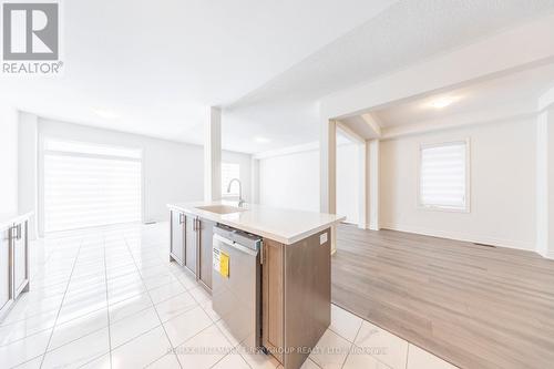 2193 Crystal Drive, Oshawa, ON - Indoor Photo Showing Kitchen