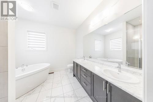 2193 Crystal Drive, Oshawa, ON - Indoor Photo Showing Bathroom