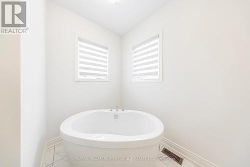 2193 Crystal Drive, Oshawa, ON - Indoor Photo Showing Bathroom