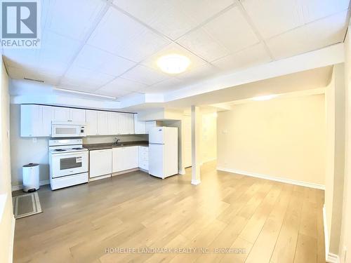 Bsmt - 129 Primeau Drive, Aurora, ON - Indoor Photo Showing Kitchen