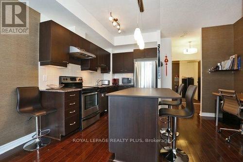 906 - 385 Prince Of Wales Drive, Mississauga, ON - Indoor Photo Showing Kitchen With Stainless Steel Kitchen With Upgraded Kitchen