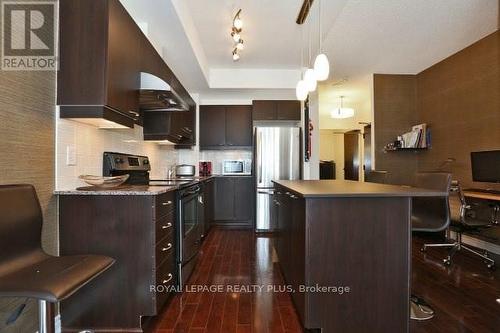 906 - 385 Prince Of Wales Drive, Mississauga, ON - Indoor Photo Showing Kitchen With Stainless Steel Kitchen With Upgraded Kitchen