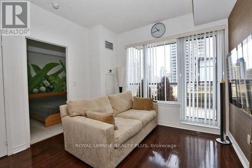 906 - 385 Prince Of Wales Drive, Mississauga, ON - Indoor Photo Showing Living Room