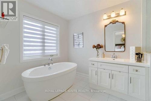 3460 Vernon Powell Drive, Oakville, ON - Indoor Photo Showing Bathroom