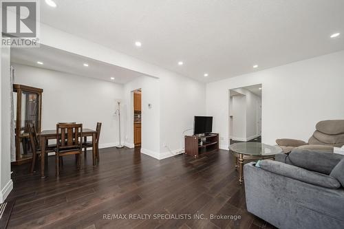 3 Greenwich Circle, Brampton, ON - Indoor Photo Showing Living Room