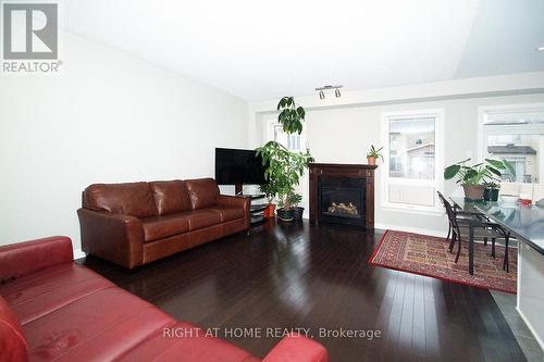 166 Southbridge Street, Ottawa, ON - Indoor Photo Showing Living Room With Fireplace