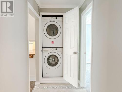 521 Lake Drive E, Georgina, ON - Indoor Photo Showing Laundry Room