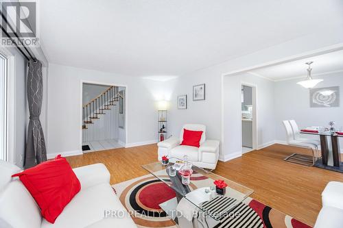 3050 Lenester Drive, Mississauga, ON - Indoor Photo Showing Living Room