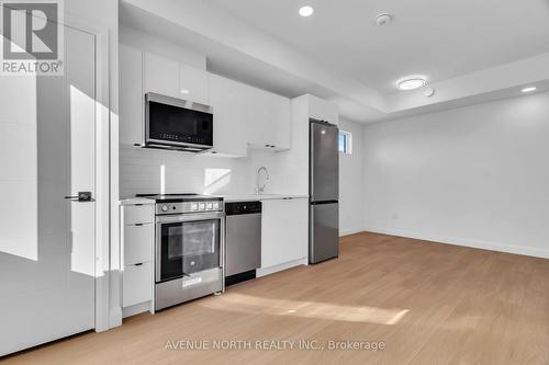 101 - 368 Tweedsmuir Avenue, Ottawa, ON - Indoor Photo Showing Kitchen