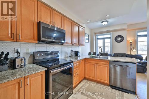 24 - 871 New Westminster Drive, Vaughan, ON - Indoor Photo Showing Kitchen