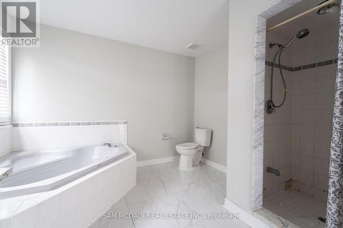 Upper - 5914 Long Valley Road, Mississauga, ON - Indoor Photo Showing Bathroom