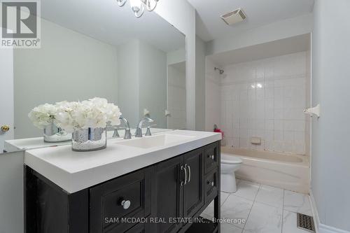 Upper - 5914 Long Valley Road, Mississauga, ON - Indoor Photo Showing Bathroom