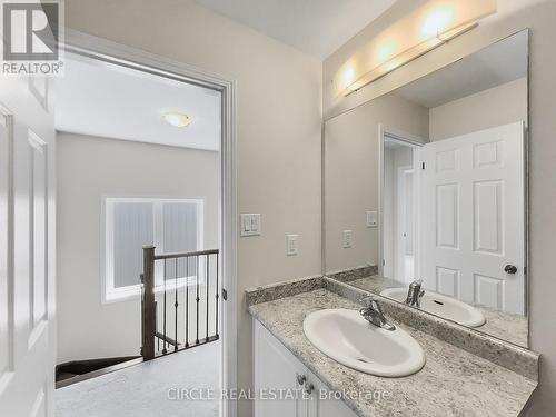 8150 Buckeye Crescent, Niagara Falls, ON - Indoor Photo Showing Bathroom