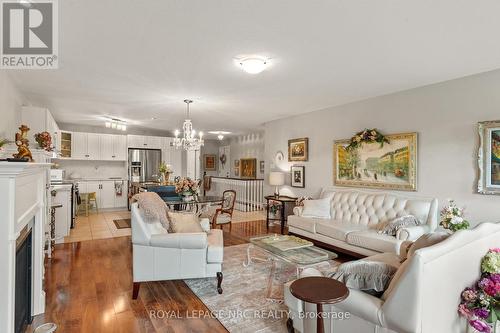 11 - 77 Avery Crescent, St. Catharines, ON - Indoor Photo Showing Living Room