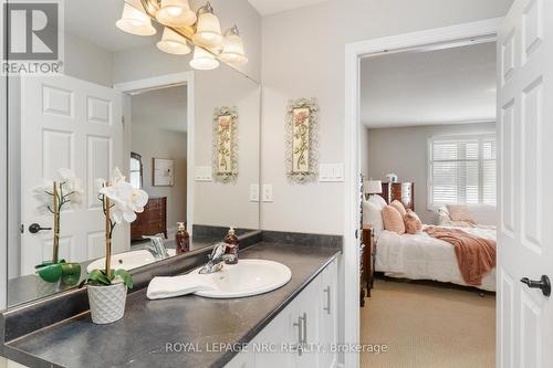 11 - 77 Avery Crescent, St. Catharines (456 - Oakdale), ON - Indoor Photo Showing Bathroom