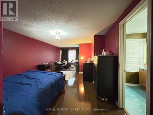 36 - 2555 Thomas Street, Mississauga, ON - Indoor Photo Showing Bedroom