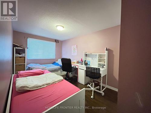 36 - 2555 Thomas Street, Mississauga, ON - Indoor Photo Showing Bedroom