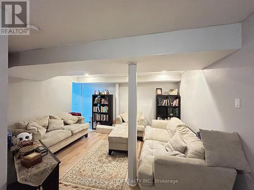 36 - 2555 Thomas Street, Mississauga, ON - Indoor Photo Showing Living Room