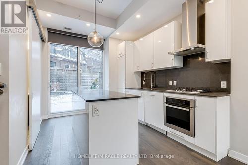 155 - 38 Howard Park Avenue, Toronto, ON - Indoor Photo Showing Kitchen