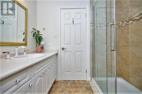 7 Scottdale Court, Pelham, ON - Indoor Photo Showing Bathroom