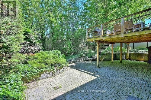 7 Scottdale Court, Pelham, ON - Outdoor