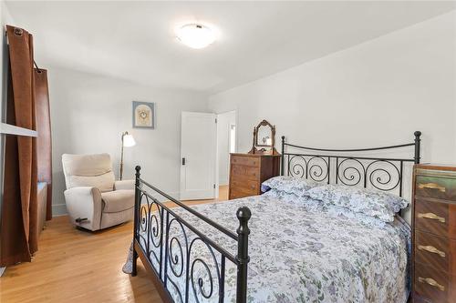 251 Duffield Street, Winnipeg, MB - Indoor Photo Showing Bedroom