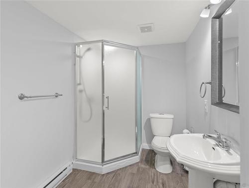 251 Duffield Street, Winnipeg, MB - Indoor Photo Showing Bathroom