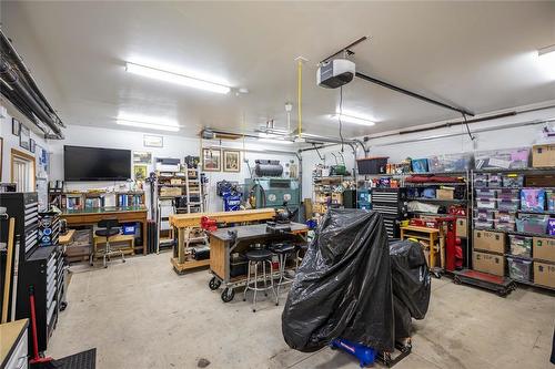 251 Duffield Street, Winnipeg, MB - Indoor Photo Showing Garage