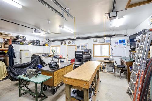 251 Duffield Street, Winnipeg, MB - Indoor Photo Showing Garage