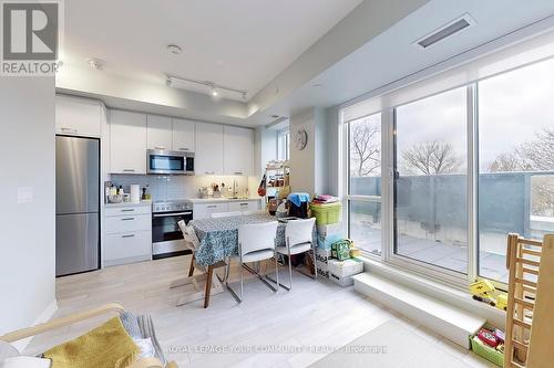 502 - 1630 Queen Street E, Toronto, ON - Indoor Photo Showing Kitchen