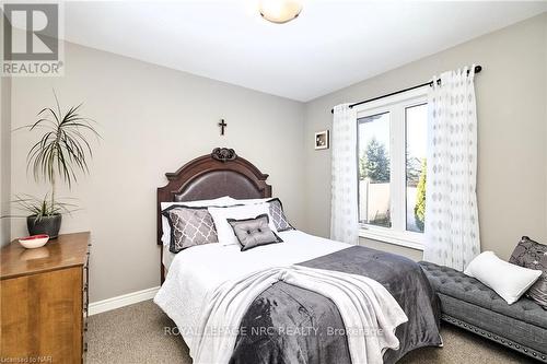 98 Cardinal Crescent, Welland, ON - Indoor Photo Showing Bedroom