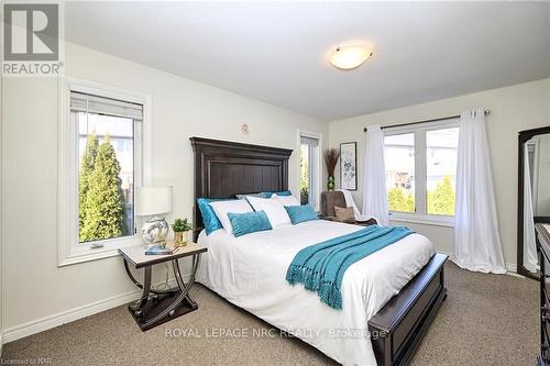 98 Cardinal Crescent, Welland, ON - Indoor Photo Showing Bedroom