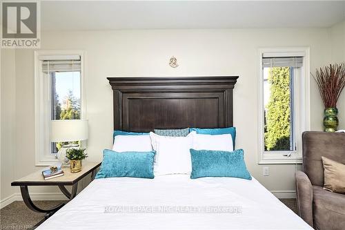 98 Cardinal Crescent, Welland, ON - Indoor Photo Showing Bedroom