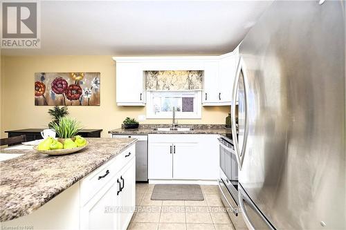 98 Cardinal Crescent, Welland, ON - Indoor Photo Showing Kitchen