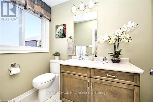 98 Cardinal Crescent, Welland, ON - Indoor Photo Showing Bathroom