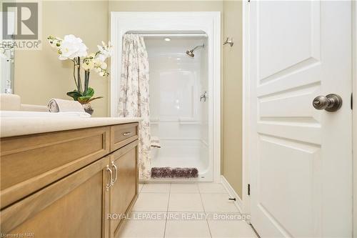 98 Cardinal Crescent, Welland, ON - Indoor Photo Showing Bathroom