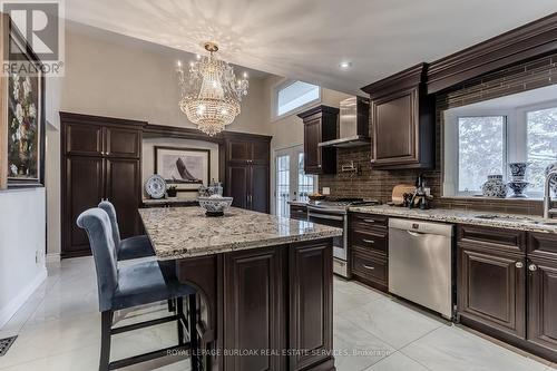 112 Hillcrest Avenue, Hamilton, ON - Indoor Photo Showing Kitchen With Upgraded Kitchen