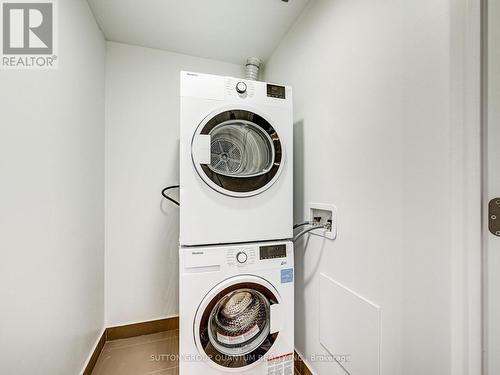 501 - 21 Park Street E, Mississauga, ON - Indoor Photo Showing Laundry Room