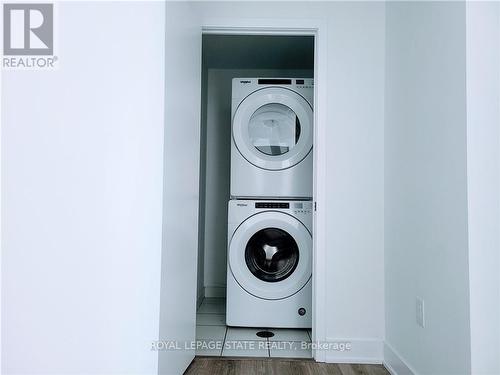 5007 - 30 Shore Breeze Drive, Toronto, ON - Indoor Photo Showing Laundry Room