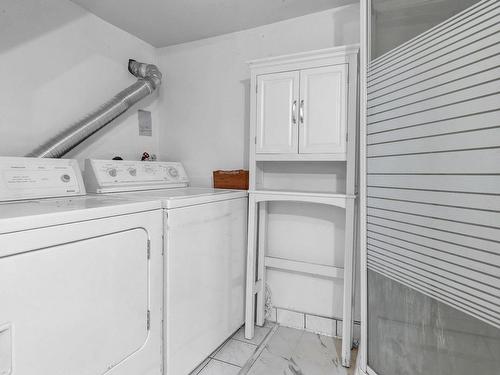 Bathroom - 2637  - 2639 Rue Joliette, Montréal (Mercier/Hochelaga-Maisonneuve), QC - Indoor Photo Showing Laundry Room