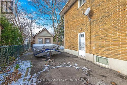 5 Glen Avenue, St. Catharines (458 - Western Hill), ON - Outdoor With Exterior