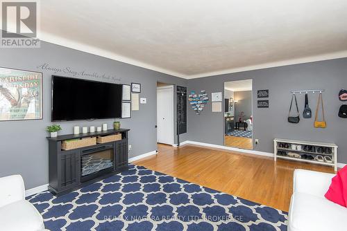 5 Glen Avenue, St. Catharines (458 - Western Hill), ON - Indoor Photo Showing Other Room With Fireplace