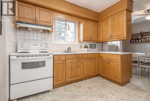 5 Glen Avenue, St. Catharines (458 - Western Hill), ON - Indoor Photo Showing Kitchen