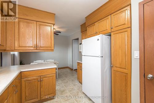 5 Glen Avenue, St. Catharines (458 - Western Hill), ON - Indoor Photo Showing Kitchen