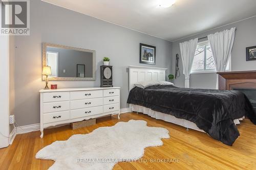 5 Glen Avenue, St. Catharines (458 - Western Hill), ON - Indoor Photo Showing Bedroom