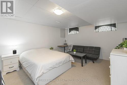 5 Glen Avenue, St. Catharines (458 - Western Hill), ON - Indoor Photo Showing Bedroom