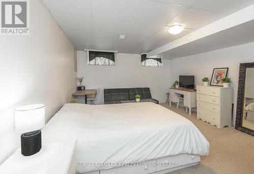 5 Glen Avenue, St. Catharines (458 - Western Hill), ON - Indoor Photo Showing Bedroom