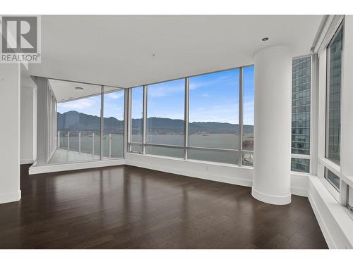 30X4 1077 W Cordova Street, Vancouver, BC - Indoor Photo Showing Other Room