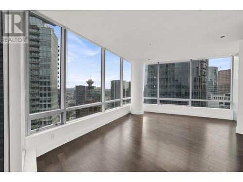 30X4 1077 W Cordova Street, Vancouver, BC - Indoor